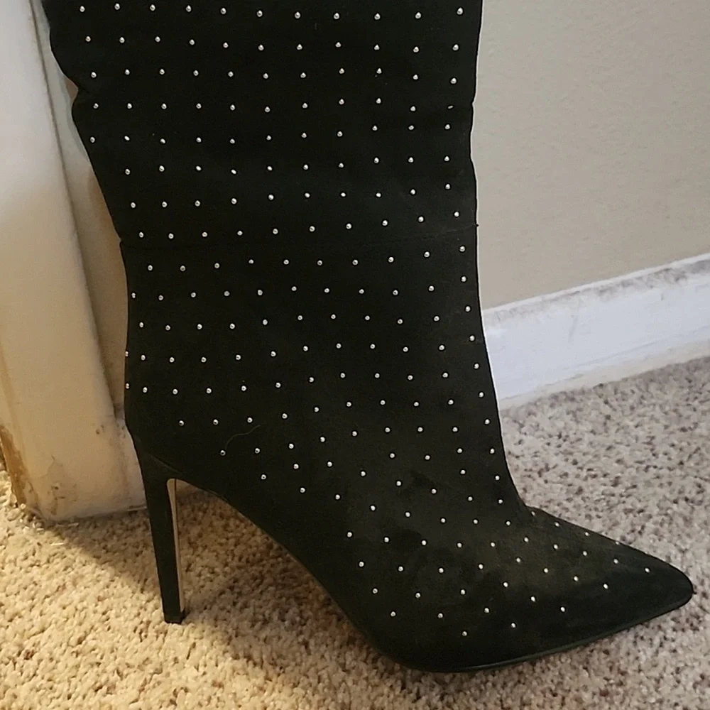 Guess women's boots. Black with stones. Size 6 1/2 slightly used. - Picture 2 of 5